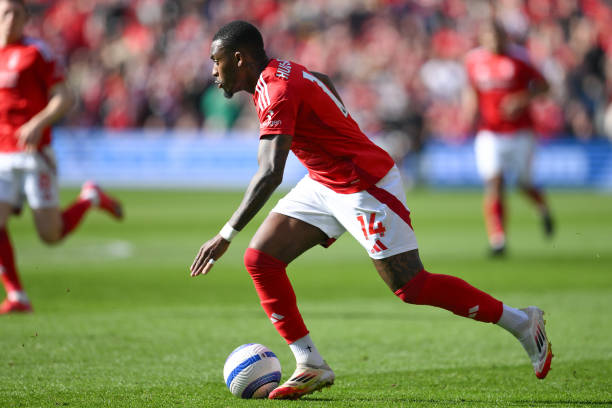 色为基底 色为基底